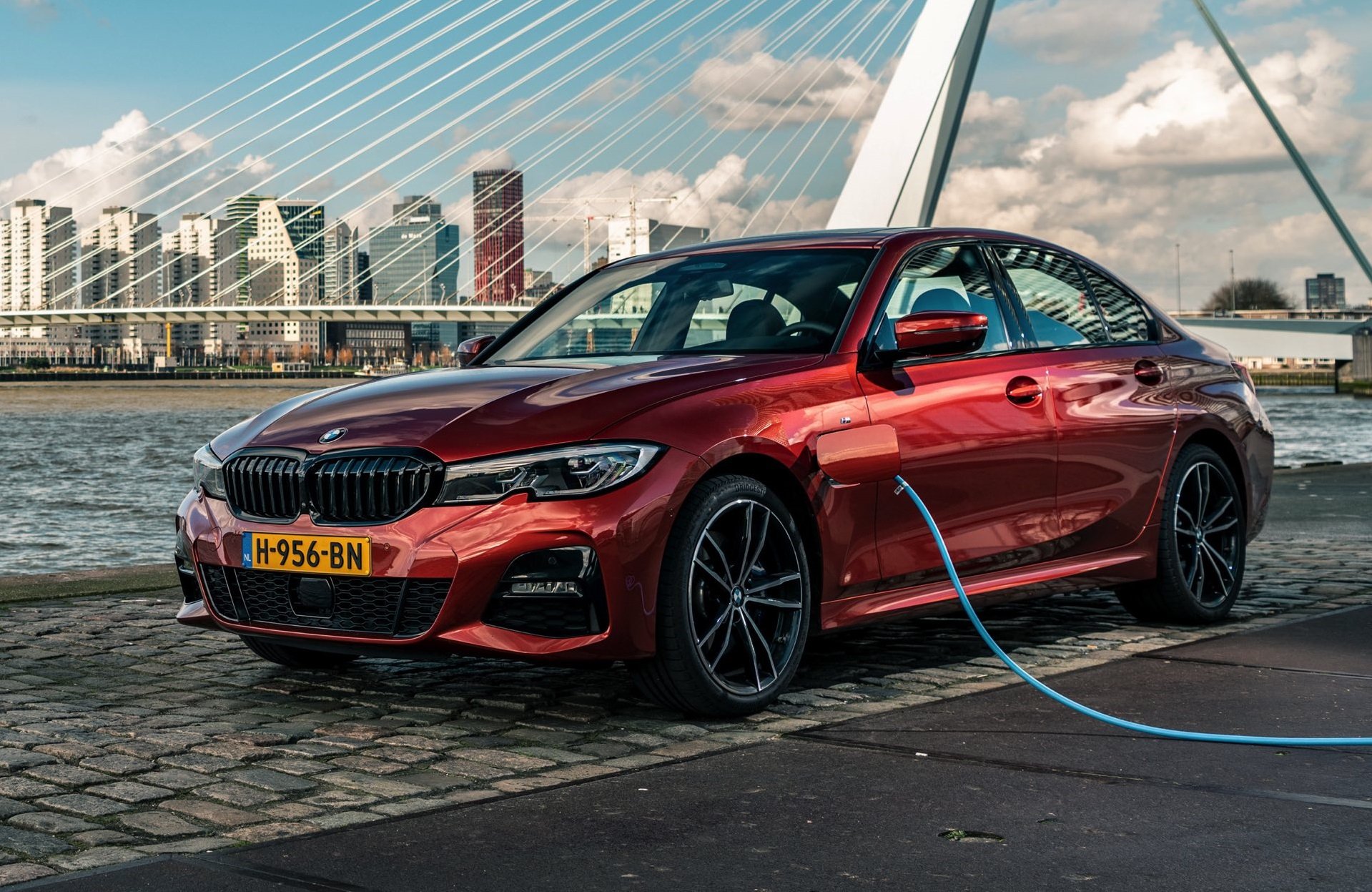BMW в первой половине 2020 года увеличивает продажи электромобилей и гибридных автомобилей