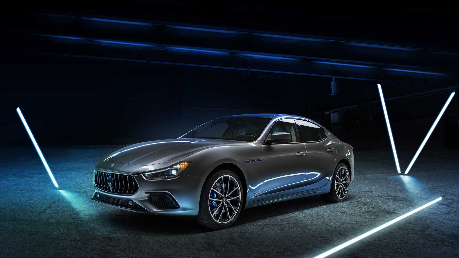 Рестайлинг Maserati Ghibli 2021: представлен гибрид на 330 лошадиных сил и косметические изменения