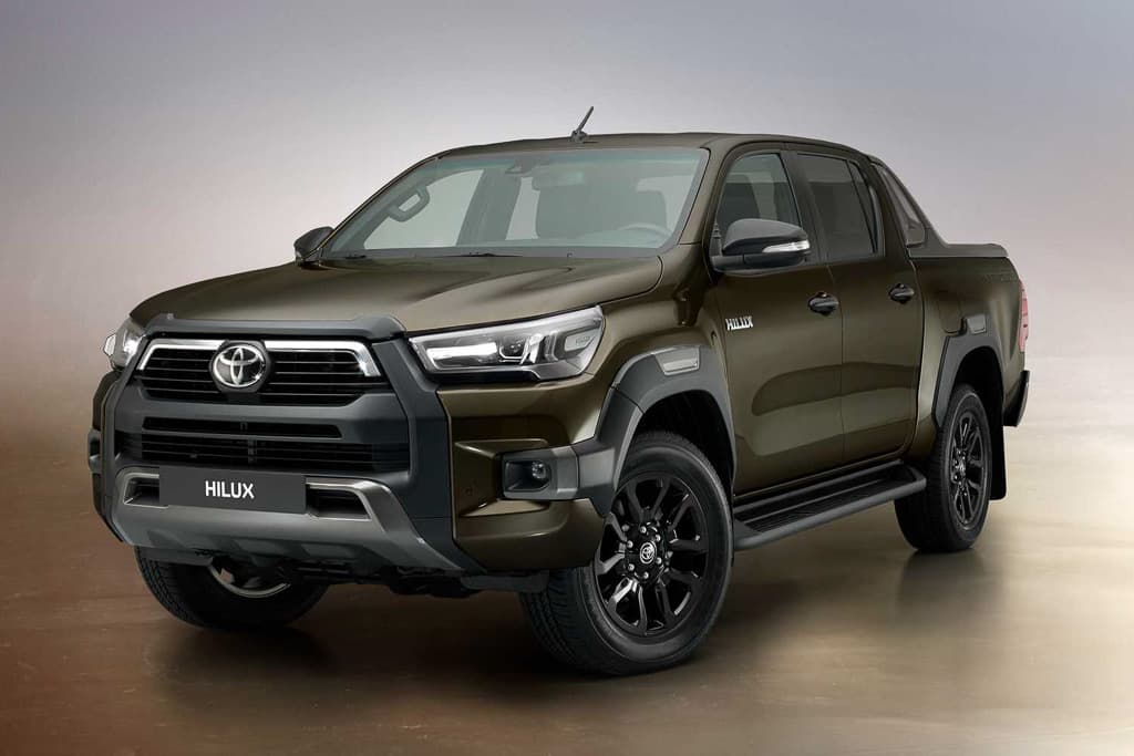 Рестайлинговый Toyota Hilux поступил в продажу в России