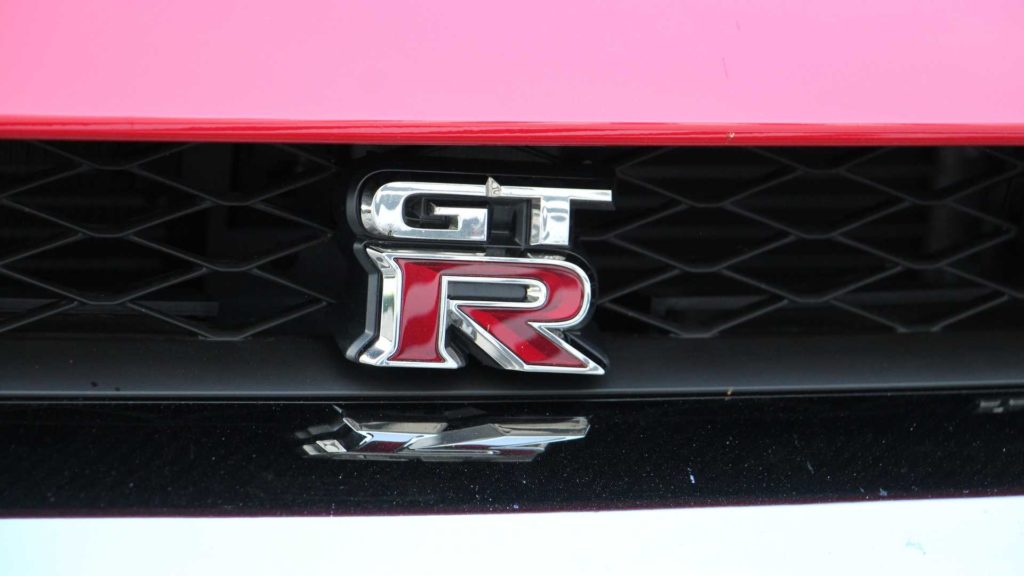 2023 Nissan GT-R с гибридным двигателем