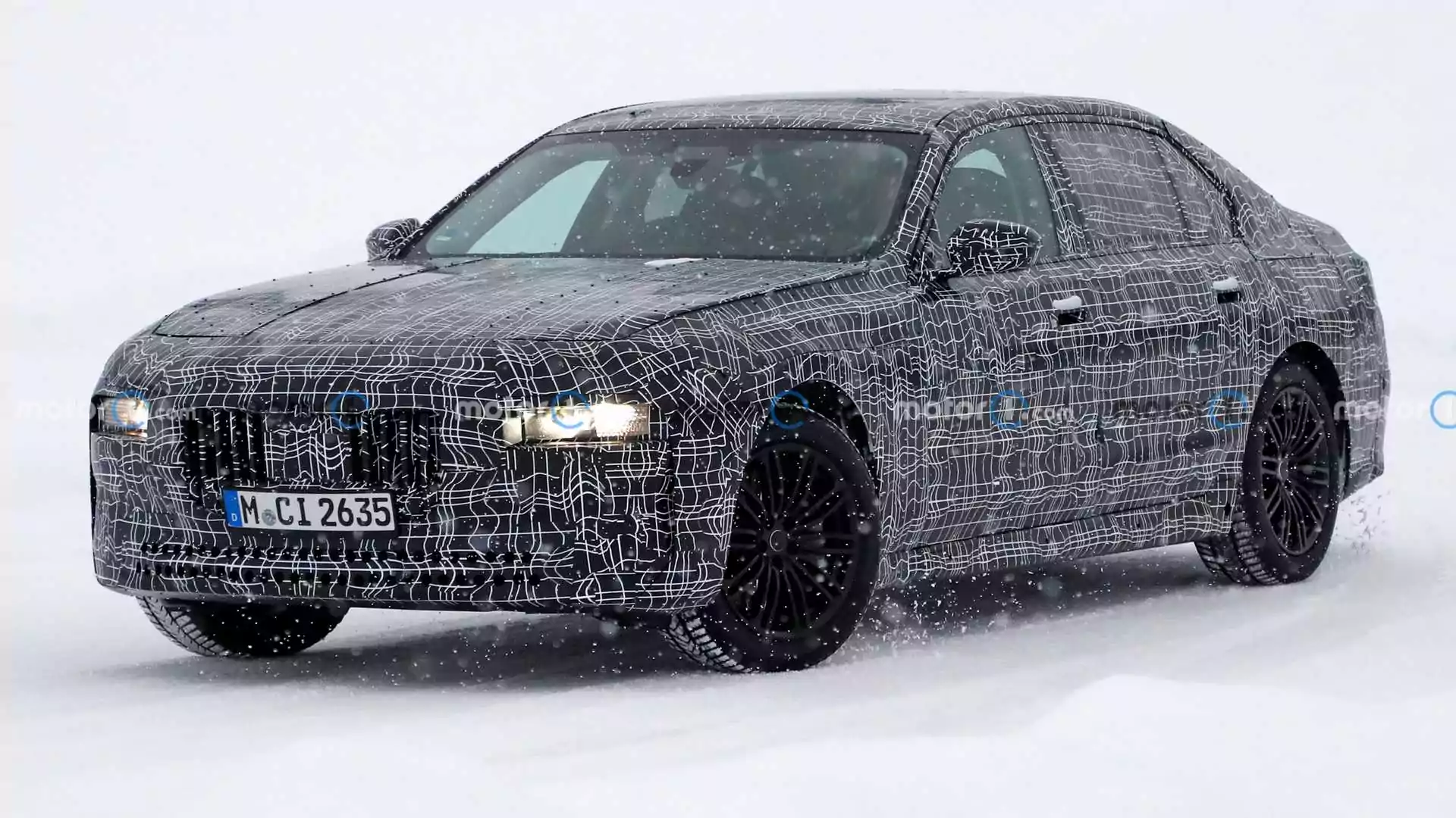 Шпионские снимки нового поколения BMW 7 серии