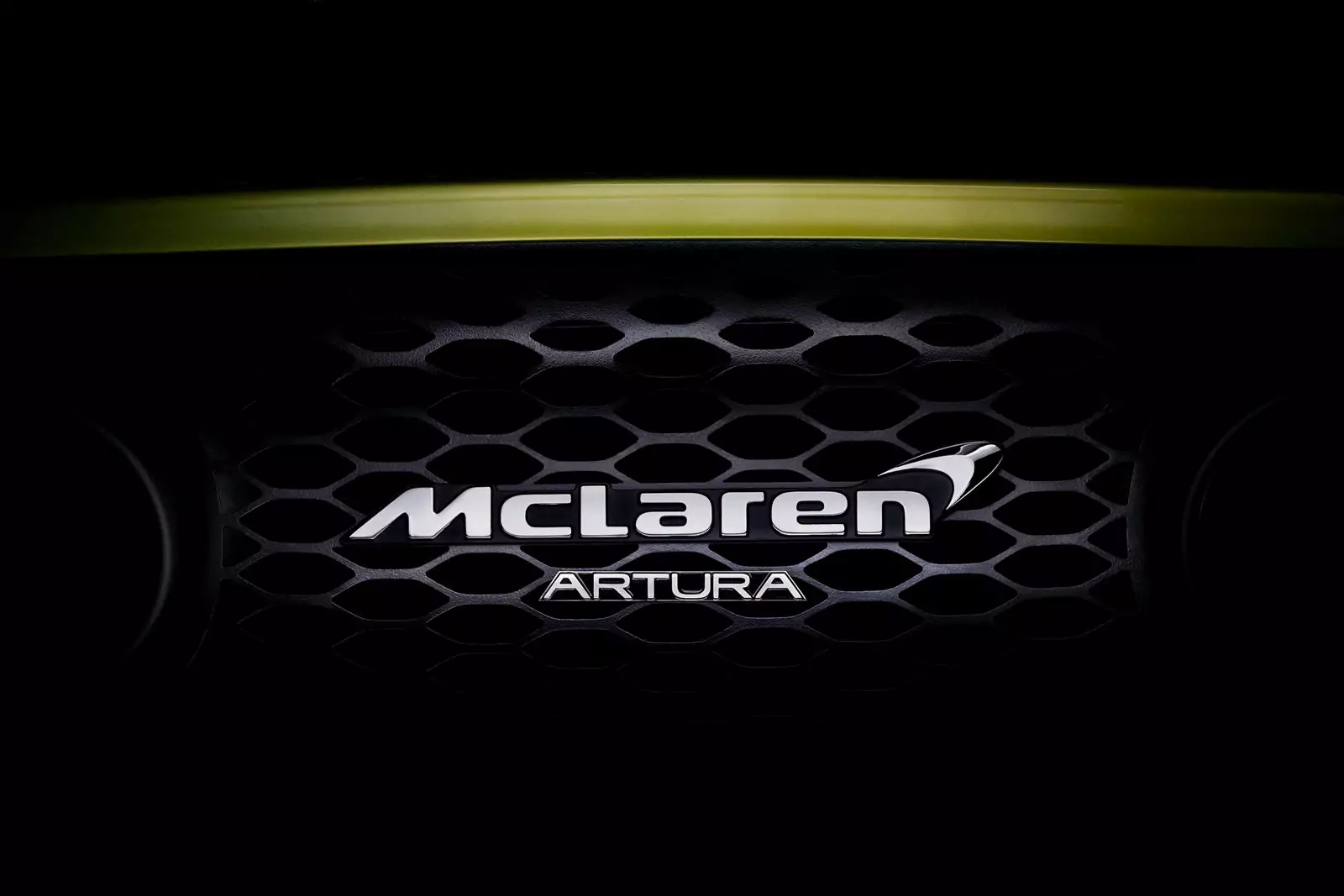 Видео. Появилась официальная дата дебюта McLaren Artura