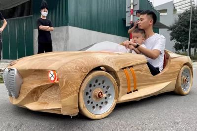 Отец сделал сыну BMW 328 из дерева